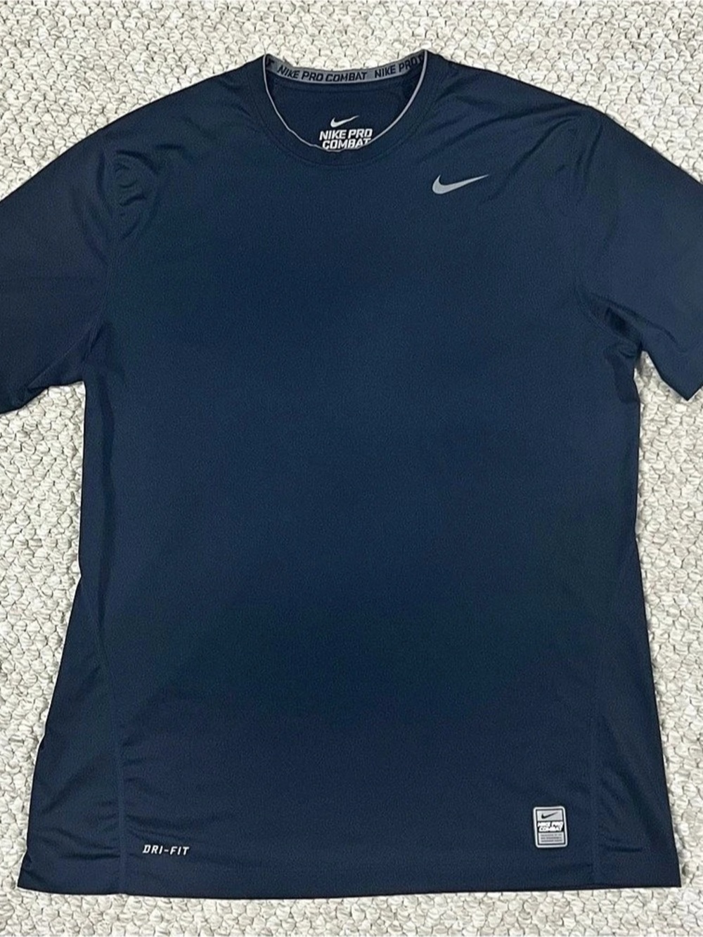 Nike Pro Combat Men’s Fitted Dri-FIT Short Sleeve Shirt Dri-FIT Short Sleeve Shi